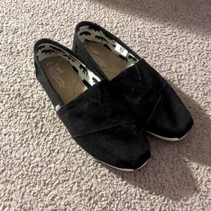 Black Toms shoes (men’s!)